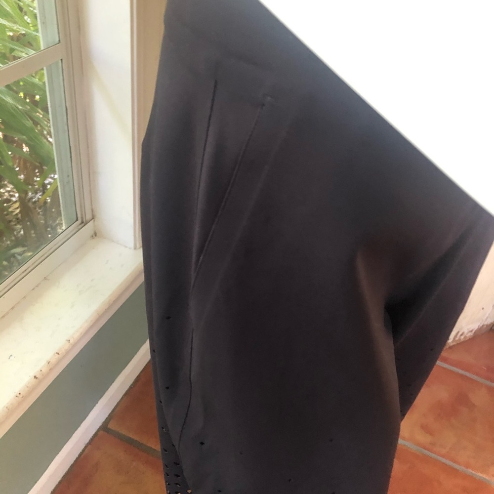 LuLuLemon mesh pants - Picture 5 of 10